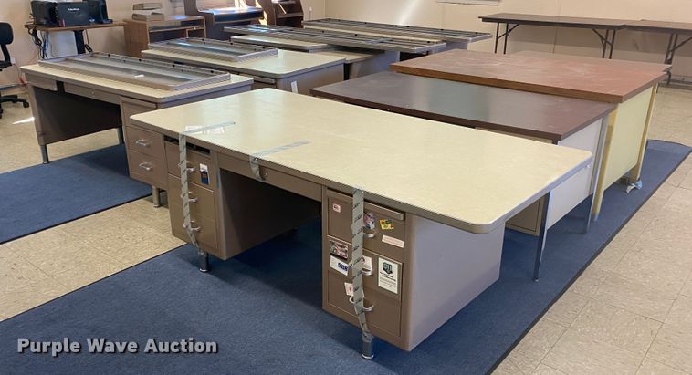 image for item JX9871 (14) desks