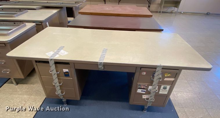 image for item JX9871 (14) desks