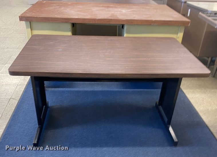 image for item JX9871 (14) desks