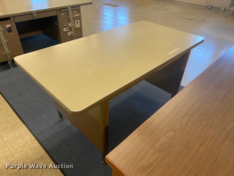 image for item JX9871 (14) desks