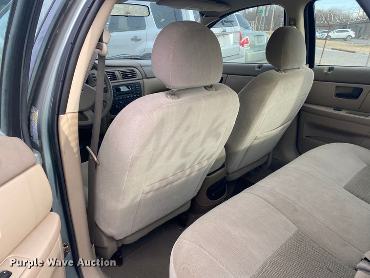 image for item KE9376 2006 Ford Taurus SE