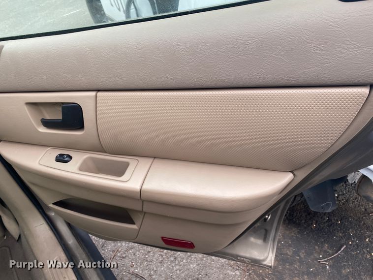 image for item KE9383 2006 Ford Taurus SE