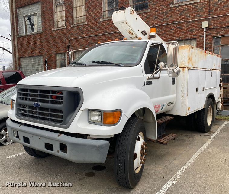 image for item KE9386 2000 Ford F750 Super Duty  bucket truck
