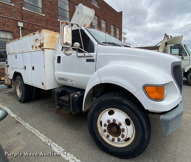 image for item KE9386 2000 Ford F750 Super Duty  bucket truck