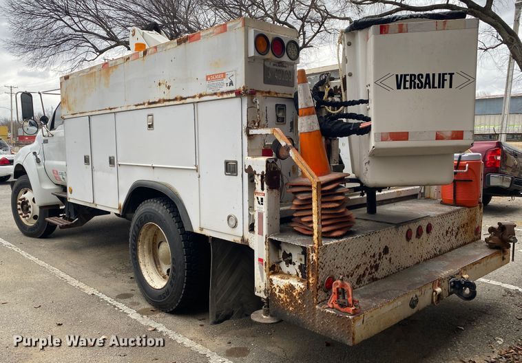 image for item KE9386 2000 Ford F750 Super Duty  bucket truck