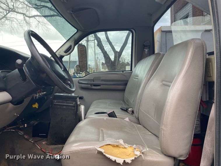 image for item KE9386 2000 Ford F750 Super Duty  bucket truck