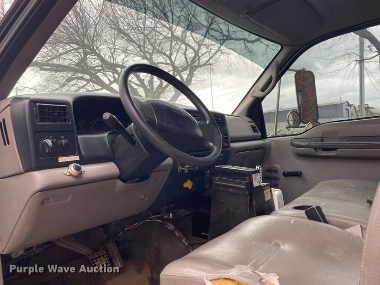 image for item KE9386 2000 Ford F750 Super Duty  bucket truck