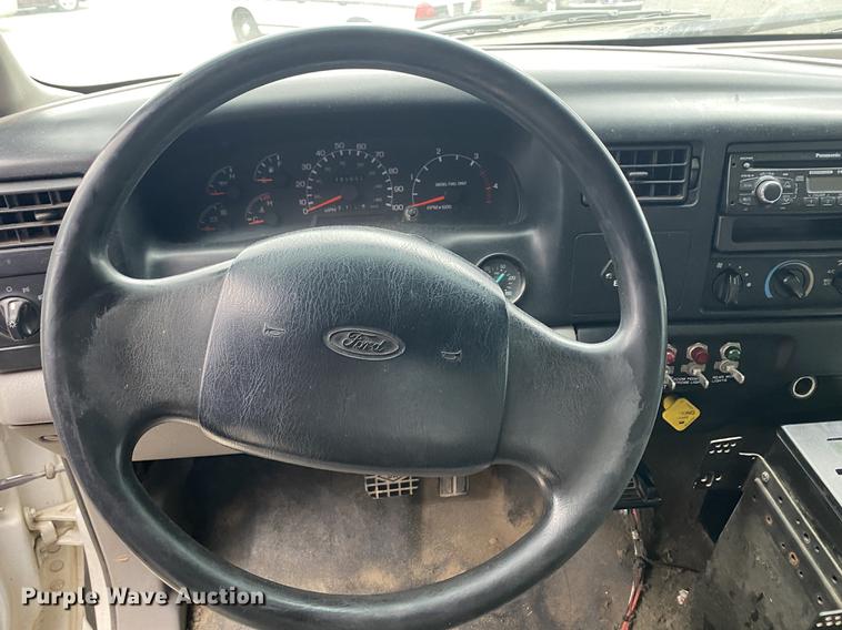 image for item KE9386 2000 Ford F750 Super Duty  bucket truck