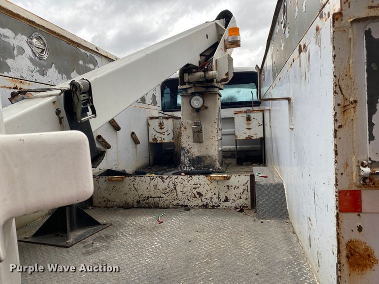 image for item KE9386 2000 Ford F750 Super Duty  bucket truck