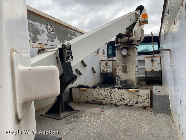 image for item KE9386 2000 Ford F750 Super Duty  bucket truck