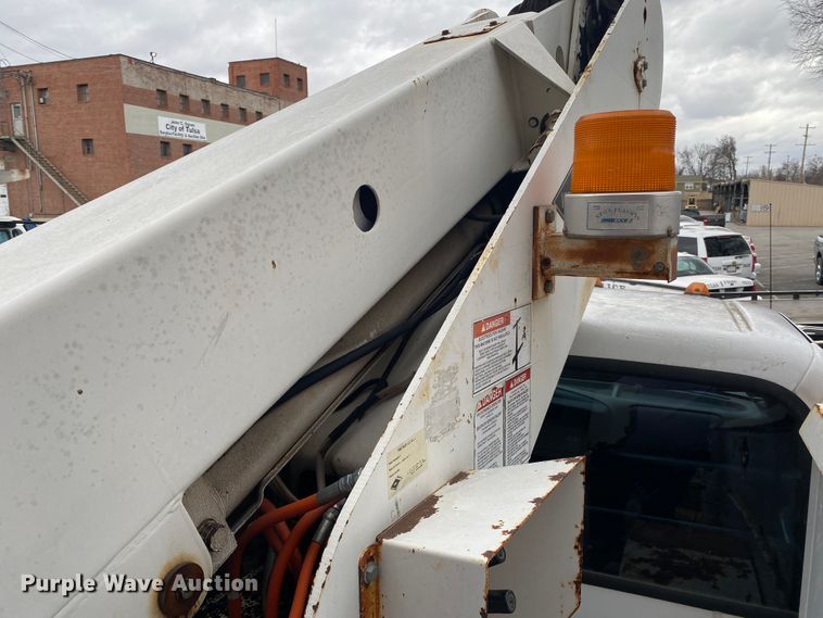 image for item KE9386 2000 Ford F750 Super Duty  bucket truck