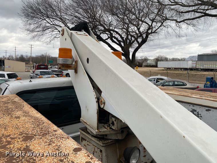 image for item KE9386 2000 Ford F750 Super Duty  bucket truck