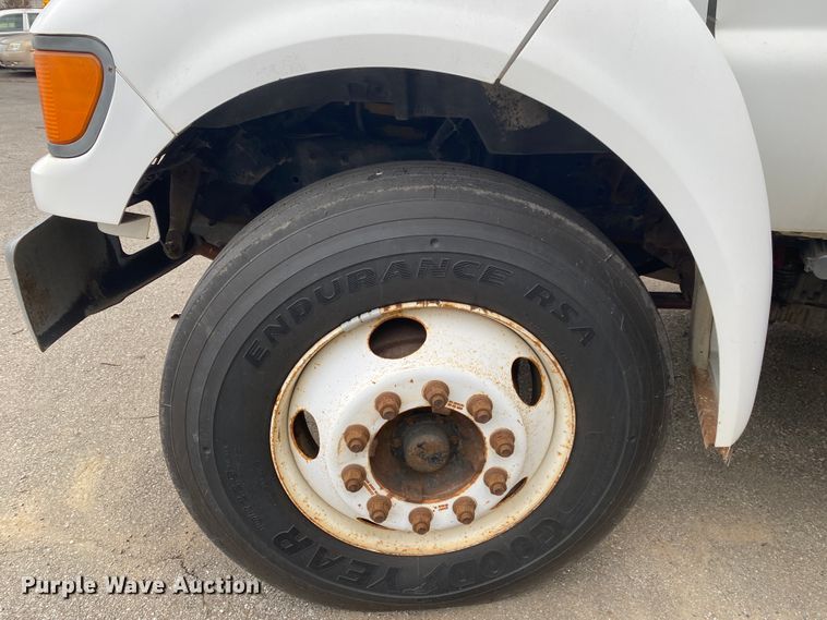 image for item KE9386 2000 Ford F750 Super Duty  bucket truck