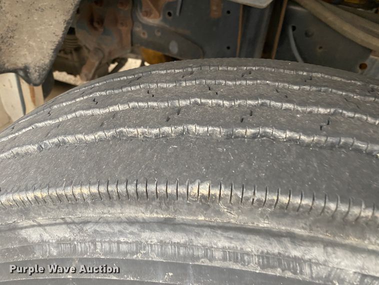 image for item KE9386 2000 Ford F750 Super Duty  bucket truck