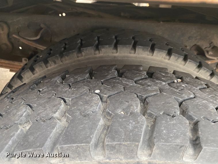 image for item KE9386 2000 Ford F750 Super Duty  bucket truck