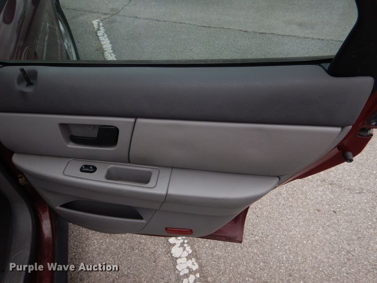 image for item KE9396 2004 Ford Taurus SES