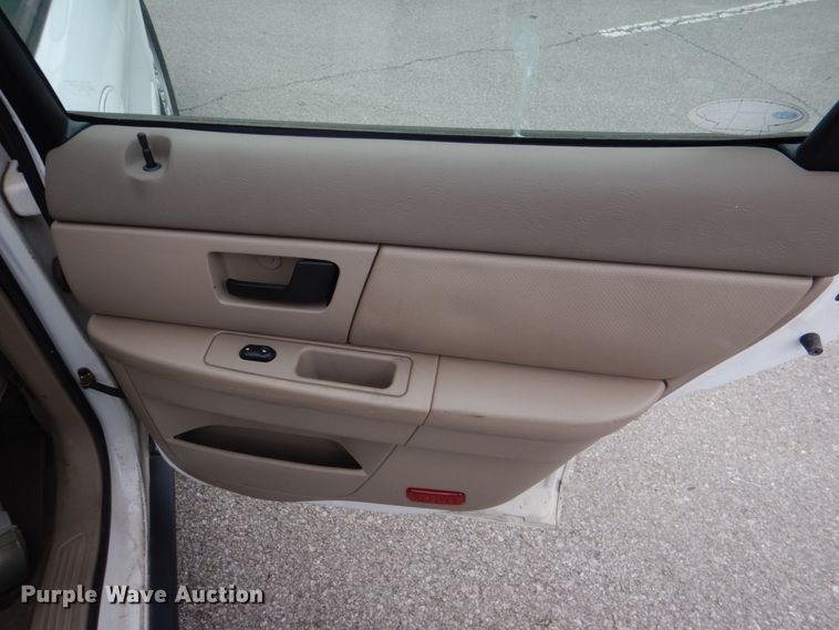 image for item KE9430 2004 Ford Taurus SES