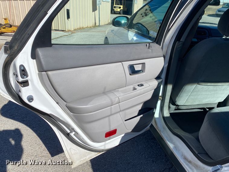 image for item KE9433 2003 Ford Taurus LX