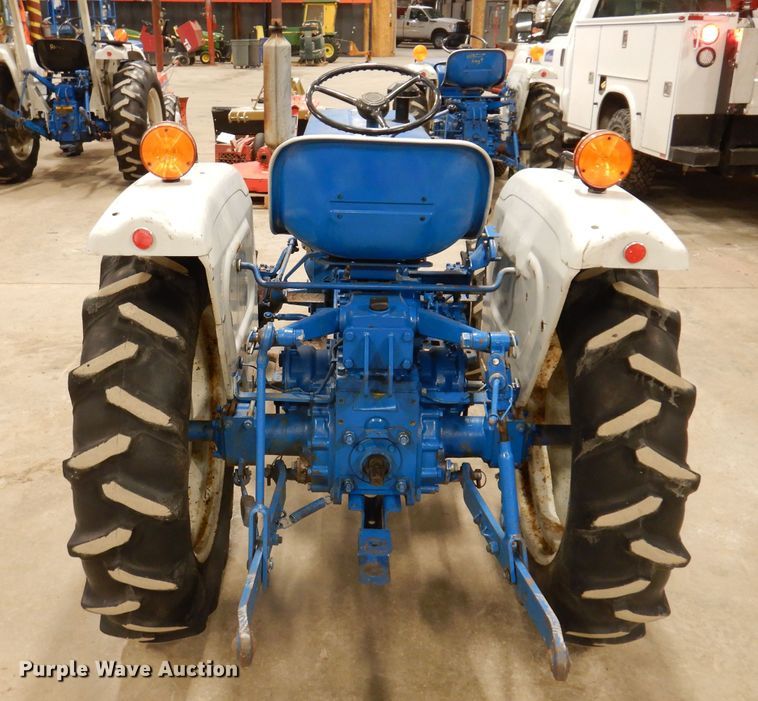image for item KG9946 Ford 1500  MFWD tractor