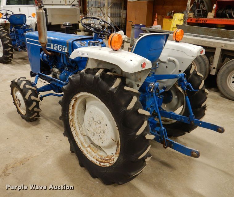image for item KG9946 Ford 1500  MFWD tractor