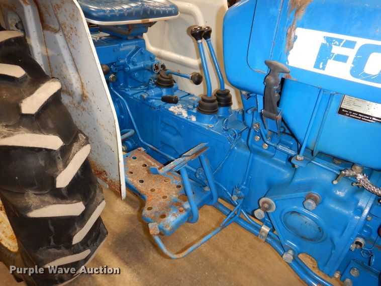 image for item KG9946 Ford 1500  MFWD tractor