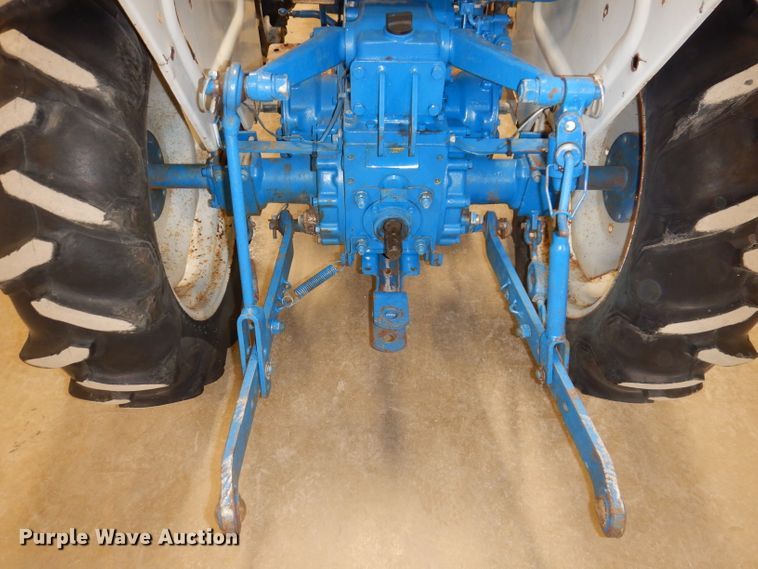 image for item KG9946 Ford 1500  MFWD tractor