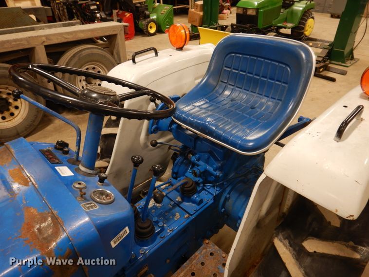 image for item KG9946 Ford 1500  MFWD tractor