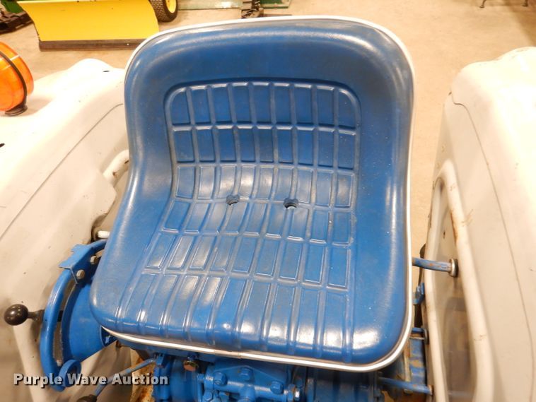 image for item KG9946 Ford 1500  MFWD tractor