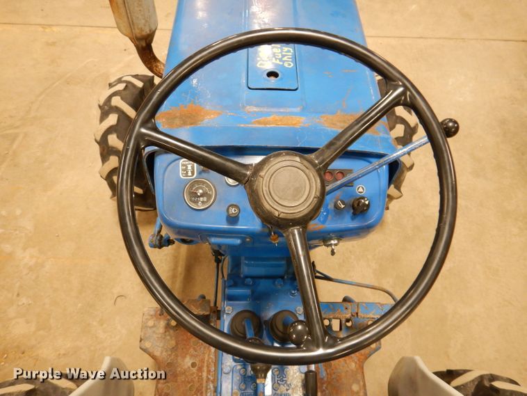 image for item KG9946 Ford 1500  MFWD tractor