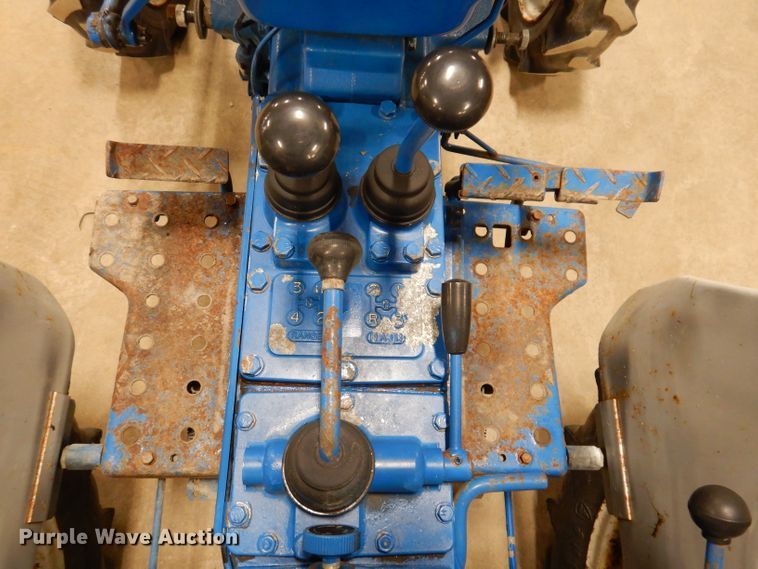 image for item KG9946 Ford 1500  MFWD tractor