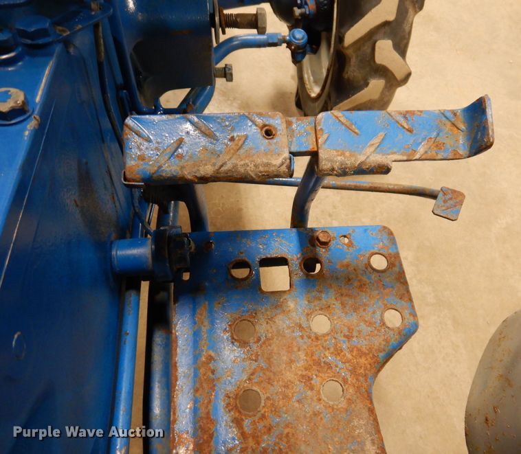 image for item KG9946 Ford 1500  MFWD tractor