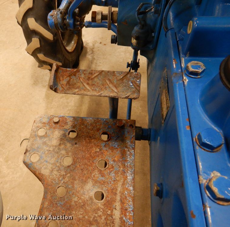 image for item KG9946 Ford 1500  MFWD tractor