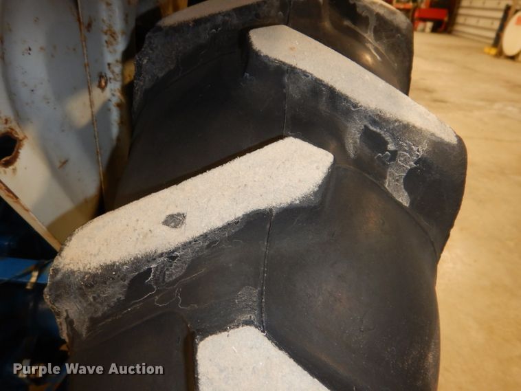 image for item KG9946 Ford 1500  MFWD tractor