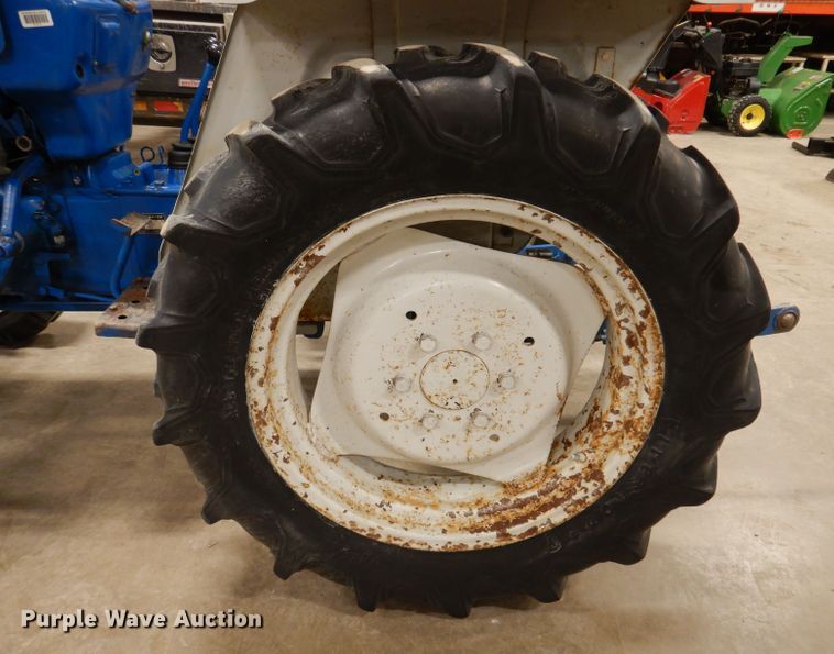 image for item KG9946 Ford 1500  MFWD tractor