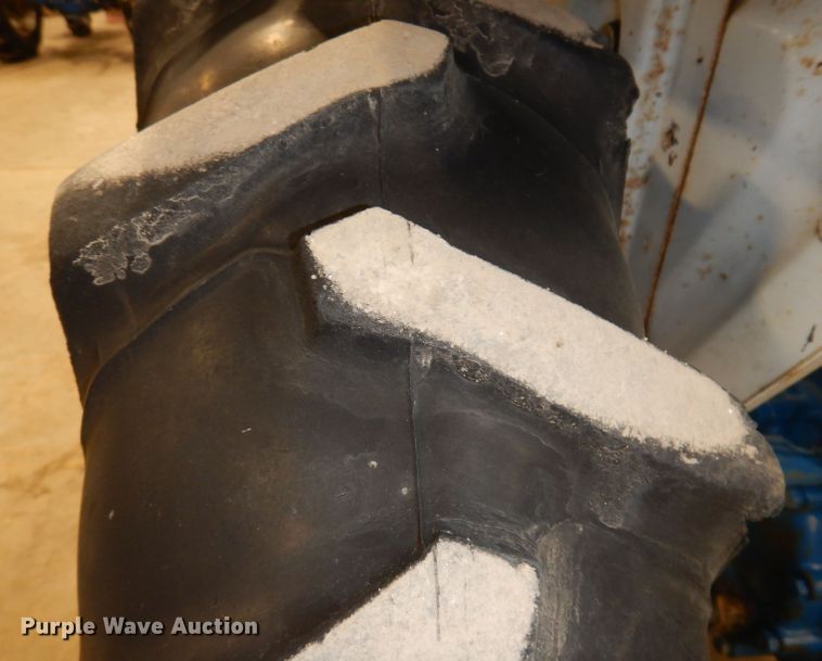 image for item KG9946 Ford 1500  MFWD tractor