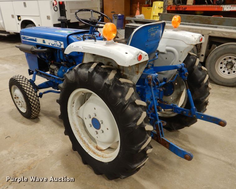 image for item KG9947 Ford 1500  MFWD tractor