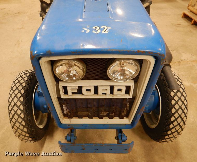 image for item KG9947 Ford 1500  MFWD tractor