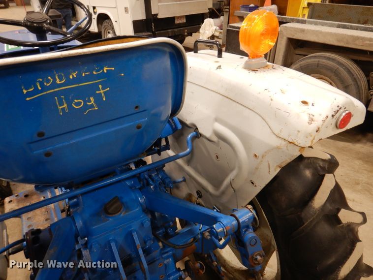 image for item KG9947 Ford 1500  MFWD tractor