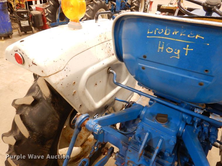 image for item KG9947 Ford 1500  MFWD tractor