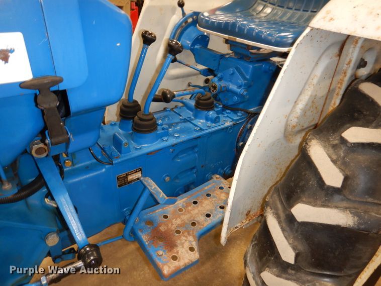 image for item KG9947 Ford 1500  MFWD tractor