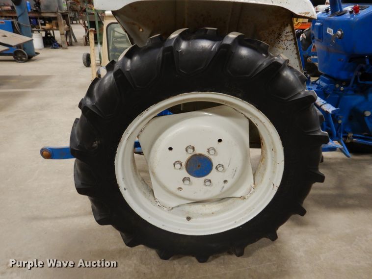 image for item KG9947 Ford 1500  MFWD tractor