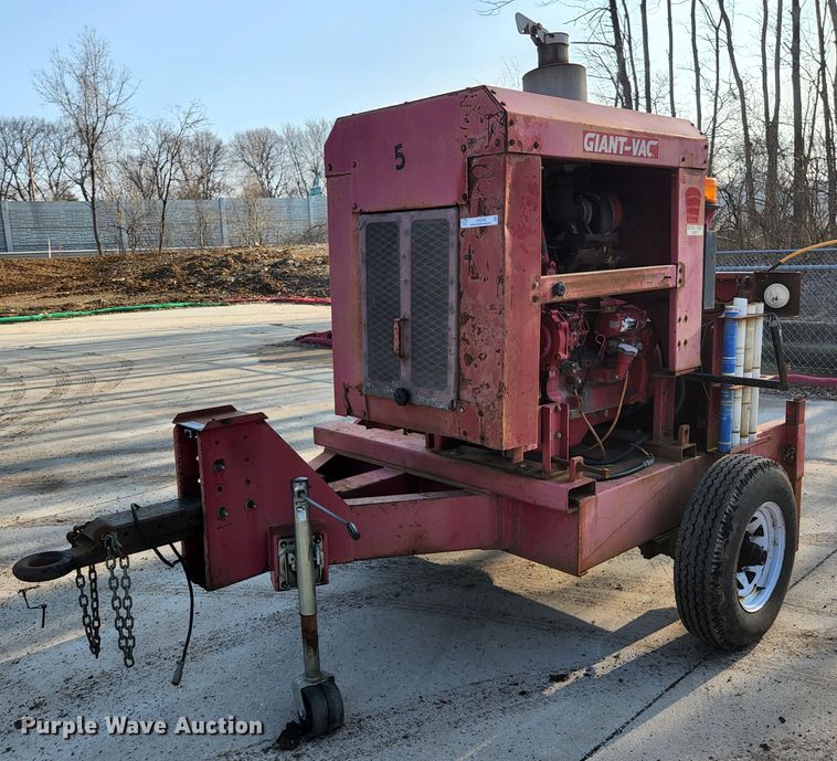 image for item KH9700 2009 Giant-vac TM6600JDTB-HW  leaf vacuum