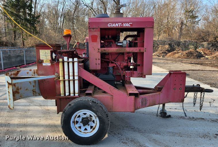 image for item KH9700 2009 Giant-vac TM6600JDTB-HW  leaf vacuum