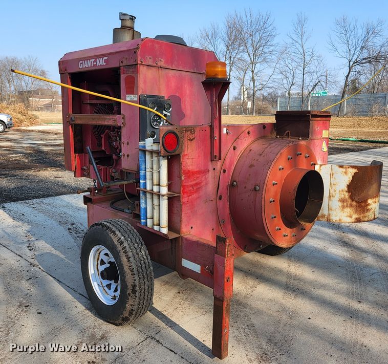 image for item KH9700 2009 Giant-vac TM6600JDTB-HW  leaf vacuum