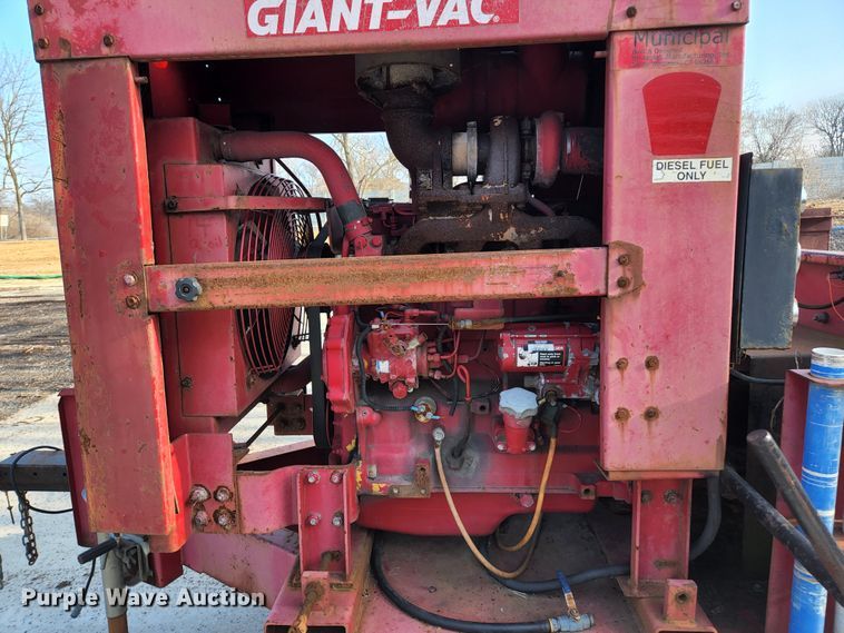 image for item KH9700 2009 Giant-vac TM6600JDTB-HW  leaf vacuum