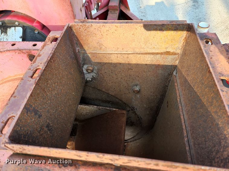 image for item KH9700 2009 Giant-vac TM6600JDTB-HW  leaf vacuum