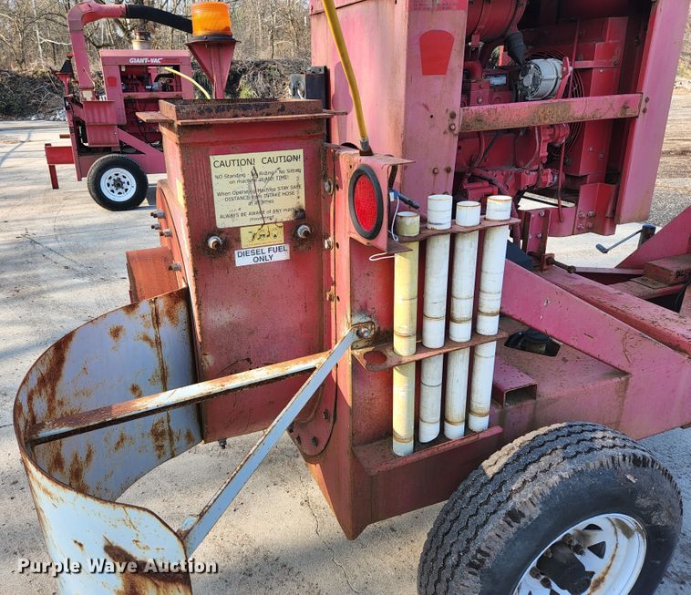 image for item KH9700 2009 Giant-vac TM6600JDTB-HW  leaf vacuum