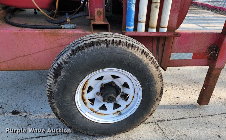 image for item KH9700 2009 Giant-vac TM6600JDTB-HW  leaf vacuum