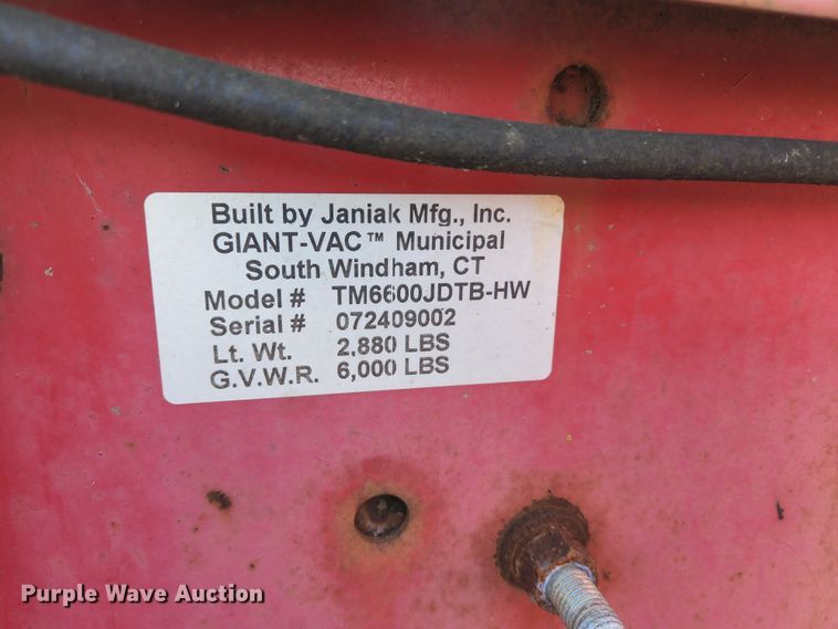 image for item KH9700 2009 Giant-vac TM6600JDTB-HW  leaf vacuum