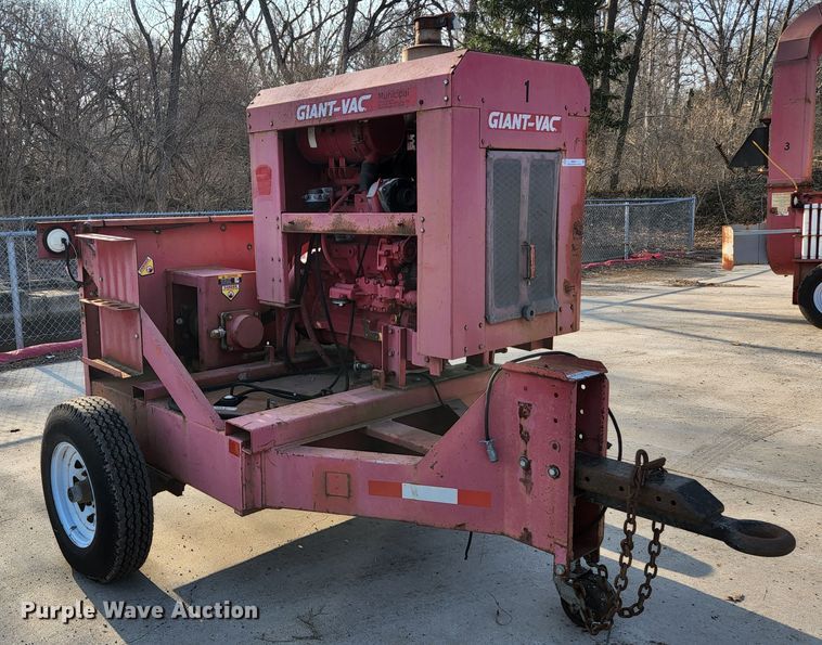 image for item KH9701 2007 Giant-vac TM6600JDTB-HW  leaf vacuum